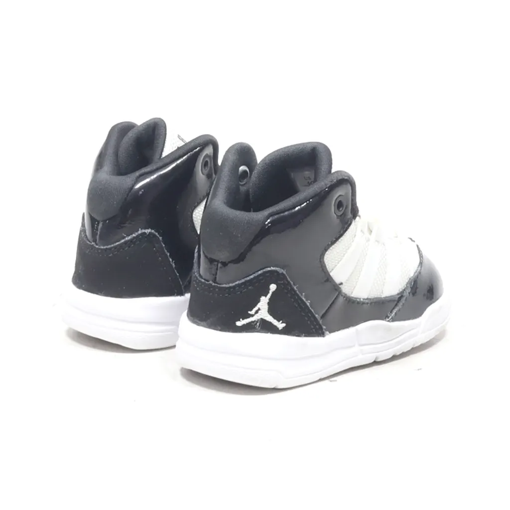 Air Jordan Max Aura Sneakers Leather Black Color For Kids