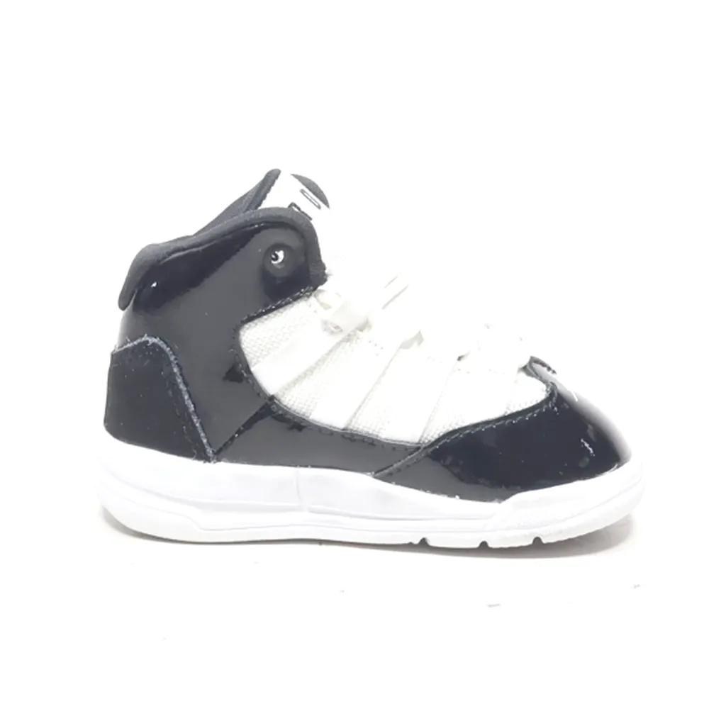 Air Jordan Max Aura Sneakers Leather Black Color For Kids
