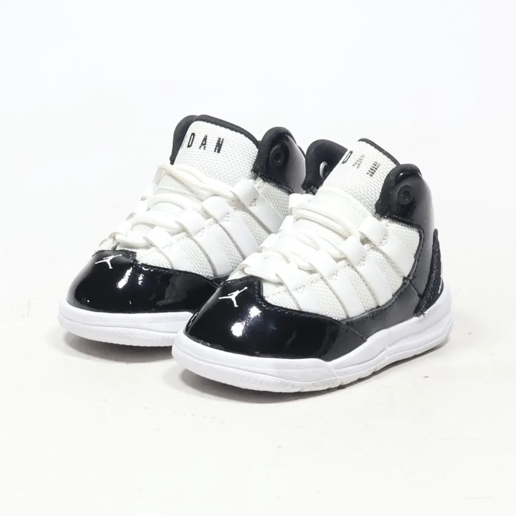 Air Jordan Max Aura Sneakers Leather Black Color For Kids