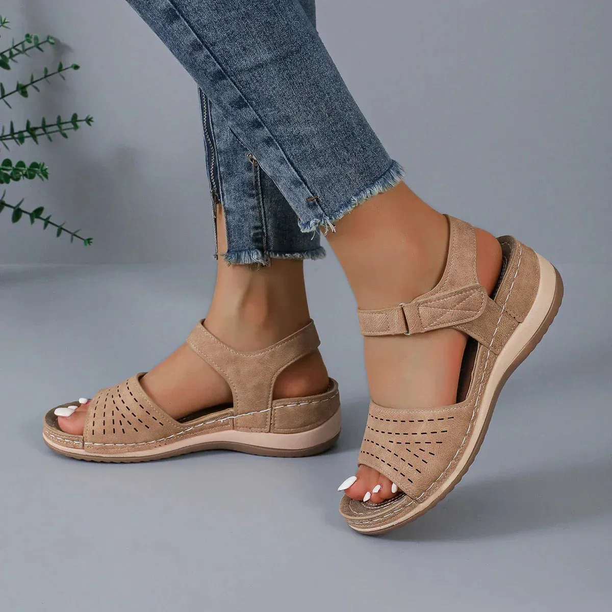 Comfortable flat beach sandals for women