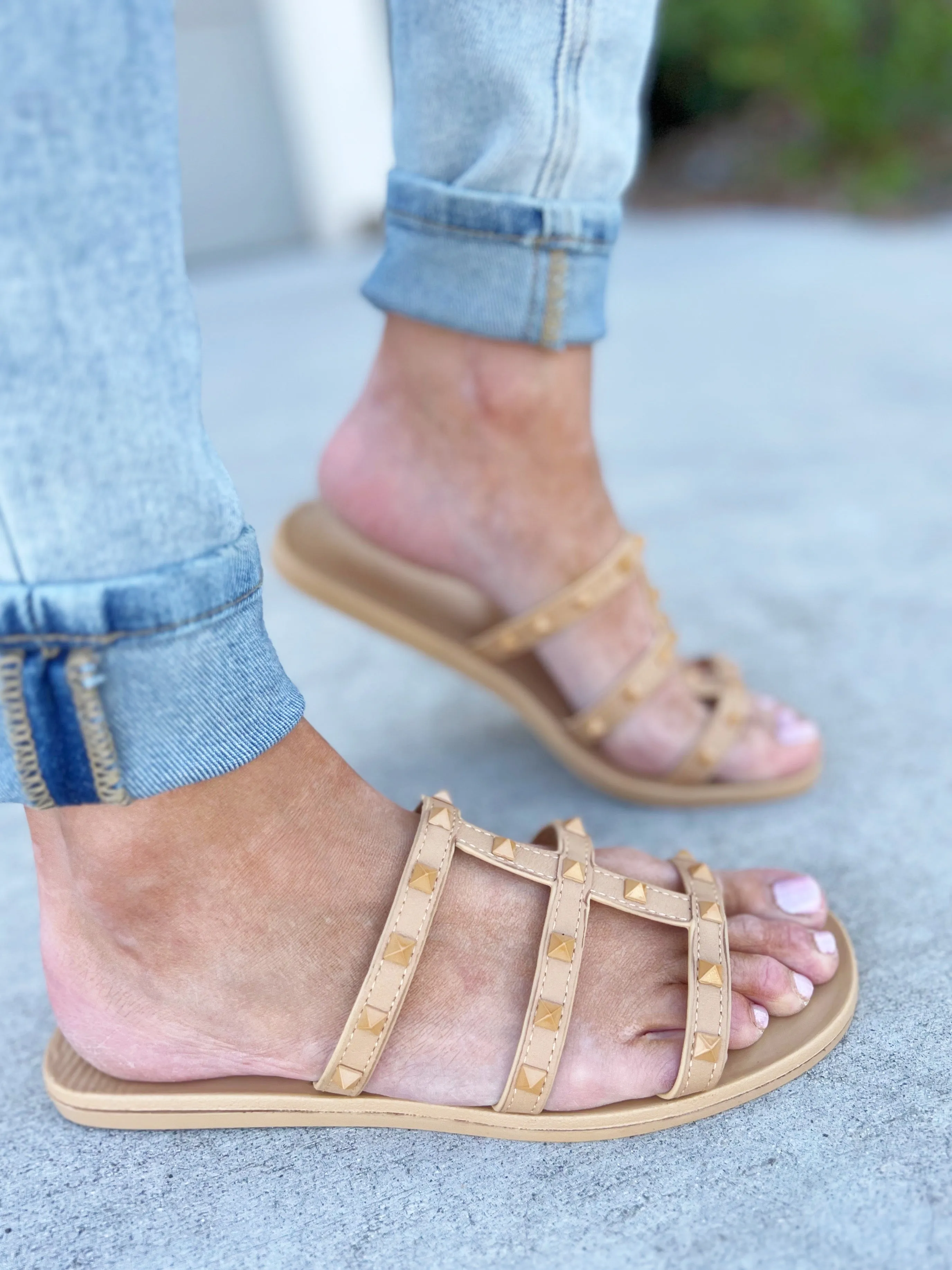 Free And Easy Sandals in Natural (SALE)