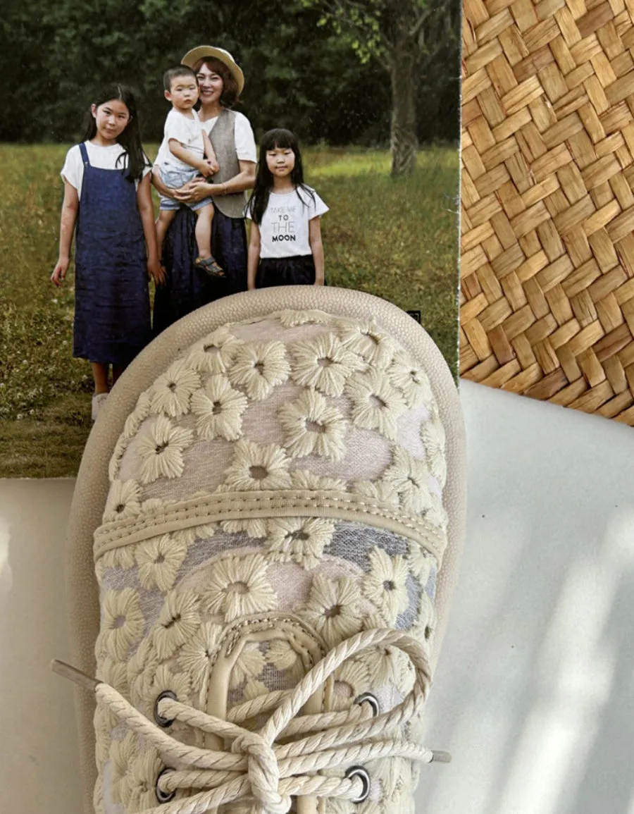 Round Toe Lace Embroidery Comfortable Flat Shoes